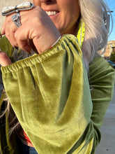 3853 Velvet Duster Kelly Green