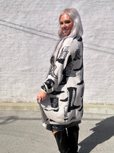 4885 Boots a Million Cardi