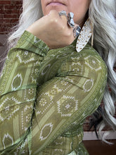 3694 Meshing Around Top Olive