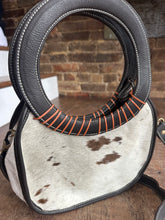 5342 Leather Round Purse