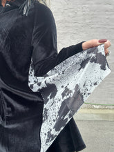 3895 Caping it Cool Top