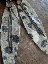 5370 Leather Feather Earrings