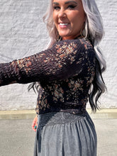 4793 Dark Flower Top