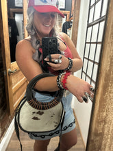 5342 Leather Round Purse