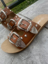 4789 Buckle Downs Sandals