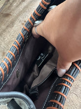 5342 Leather Round Purse