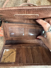 2565 Leather Wallet Crossbody