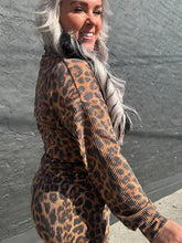 5556 Right Meow Pullover