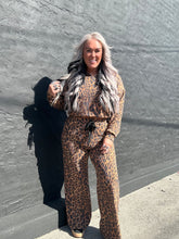 5556 Right Meow Pullover