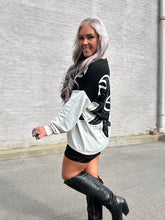 4998 Saddle Swappin Sweater