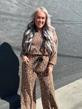 5556 Right Meow Pullover