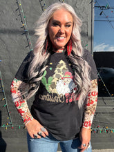 5511 Howdy Santa Tee