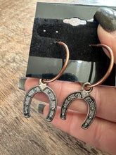 3189 Horseshoe Earrings