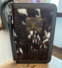 224 Leather Cow Wallet Organizer