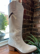 662 White Western Leather Boots